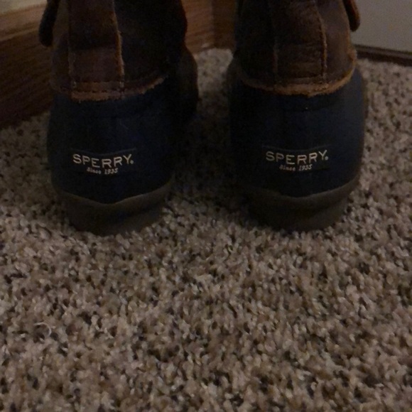 Size 7 Sperry Duck Boots - Picture 3 of 5